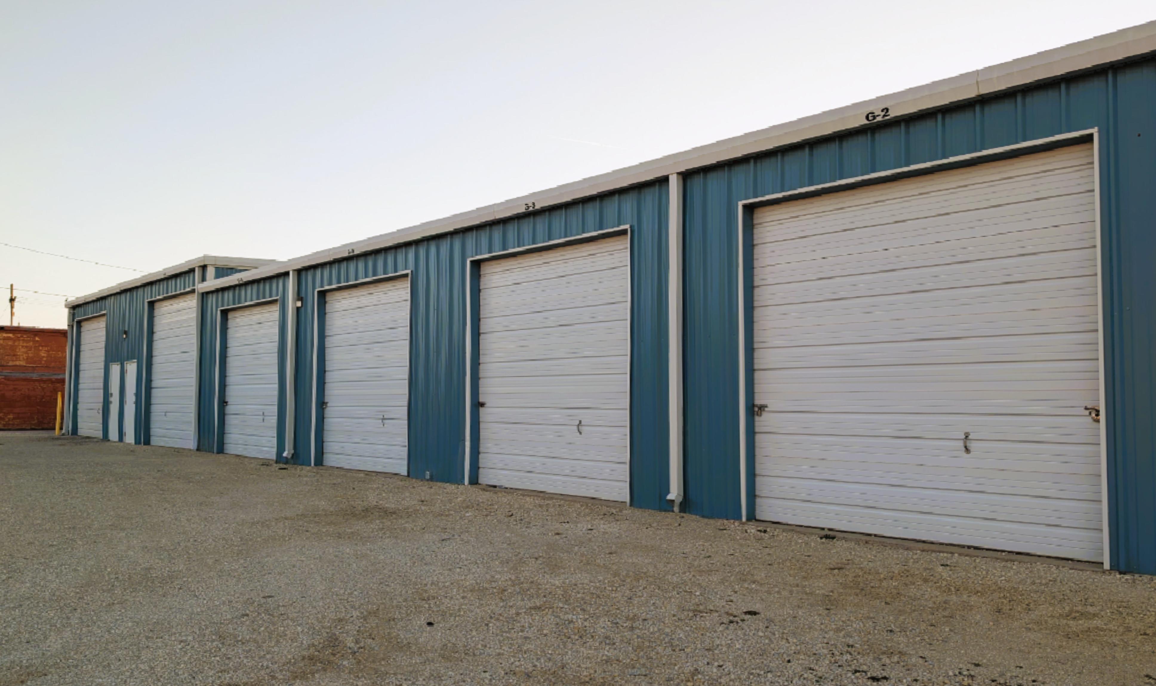 Flex space facility with large bay doors
